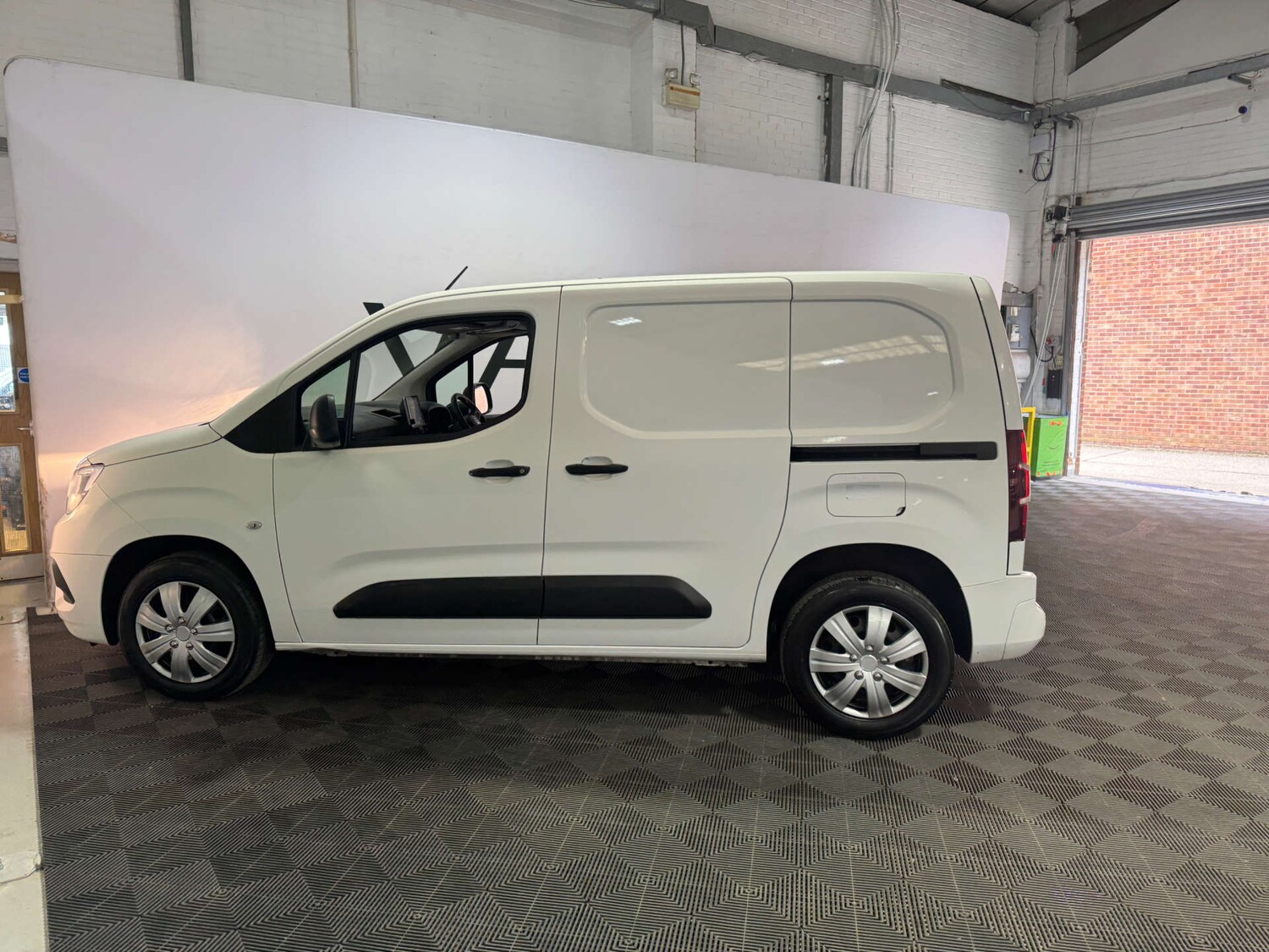 Used Vauxhall Combo 2020 for sale - 78106737: Photo 4