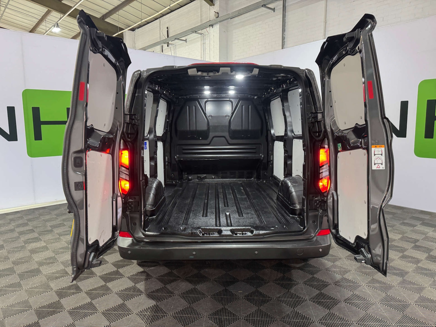 Used Ford Transit Custom 2024 for sale - 77802738: Photo 3