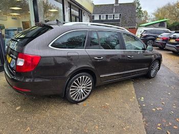 Used Skoda Superb 2014 for sale - 77049262: Photo