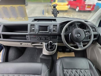Used Volkswagen Transporter 2019 for sale - 76058107: Photo