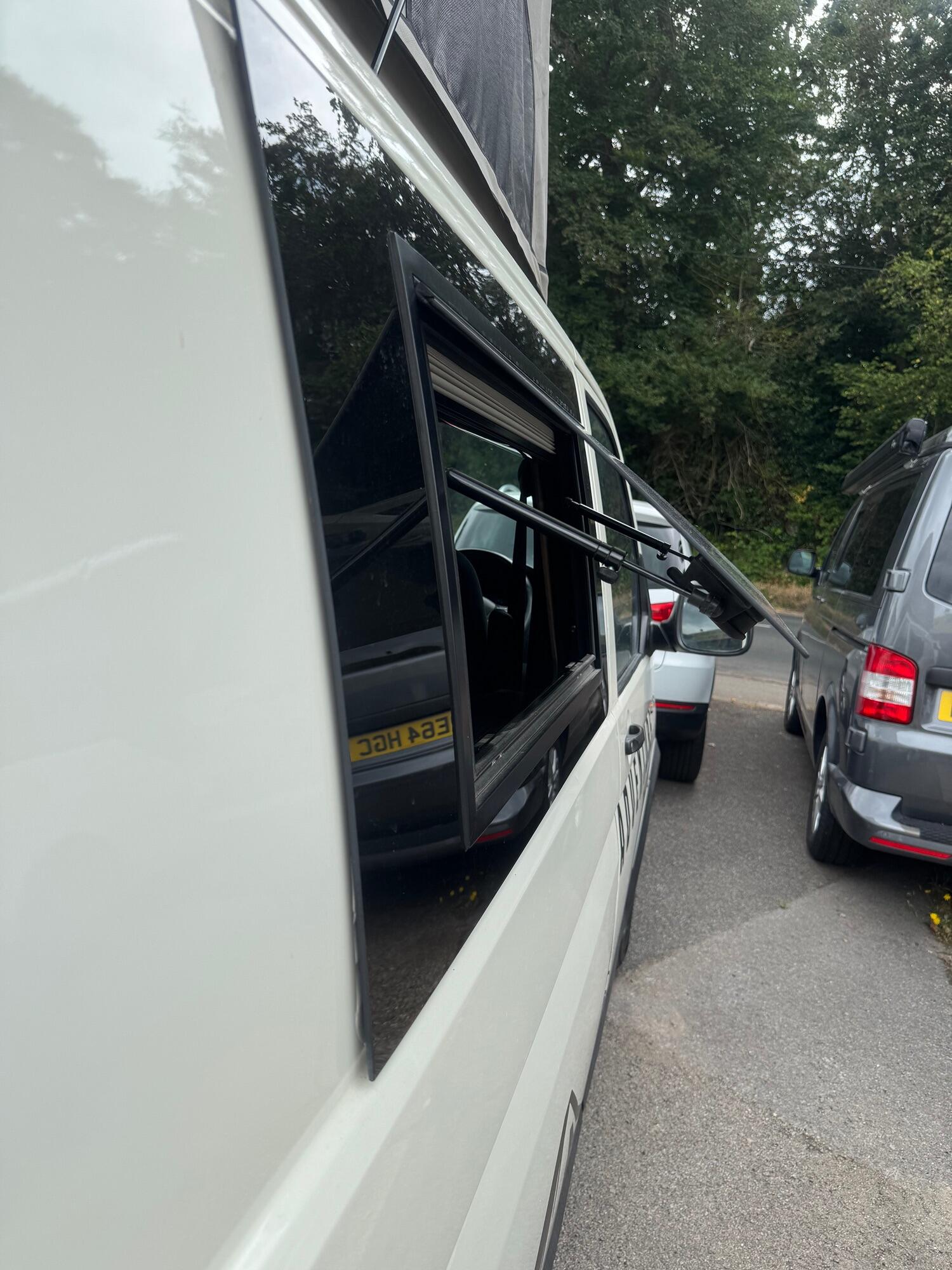 Used Volkswagen Transporter 2004 for sale - 77049292: Photo 2