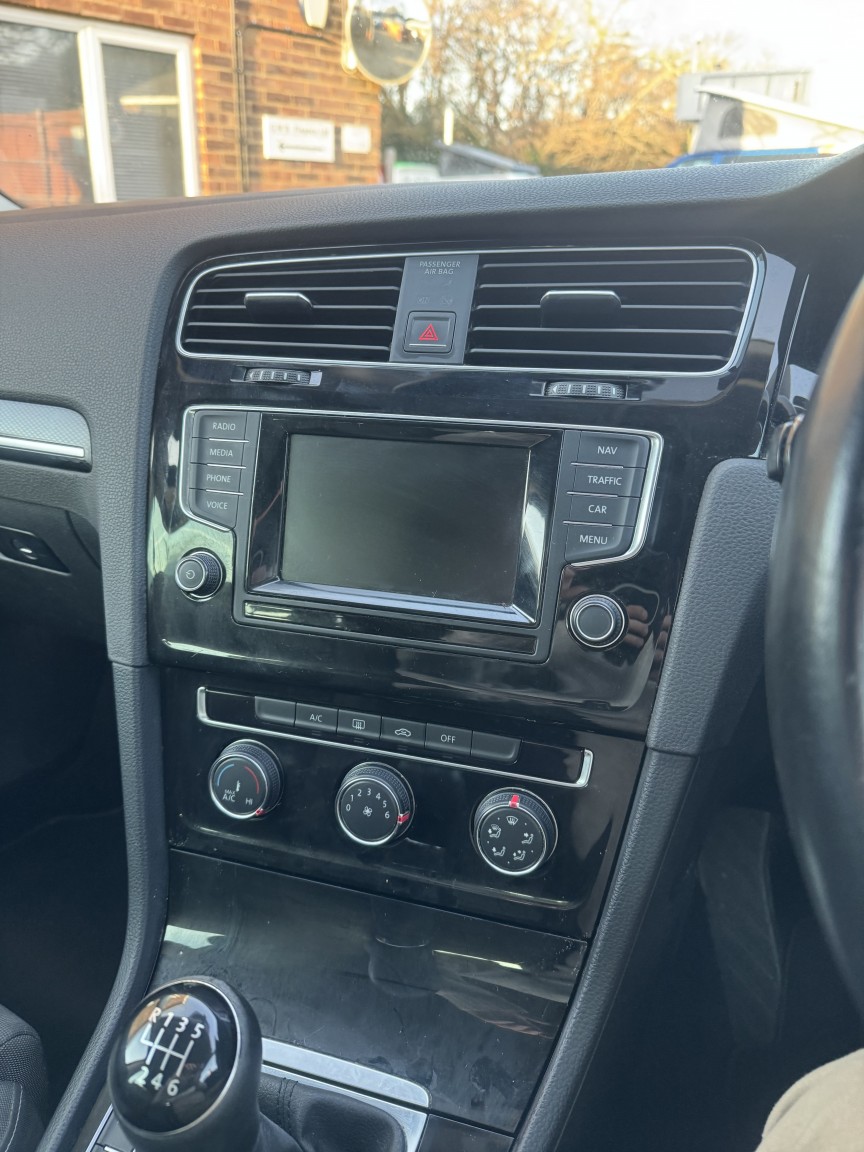 Used Volkswagen Golf 2015 for sale - 77880986: Photo 9