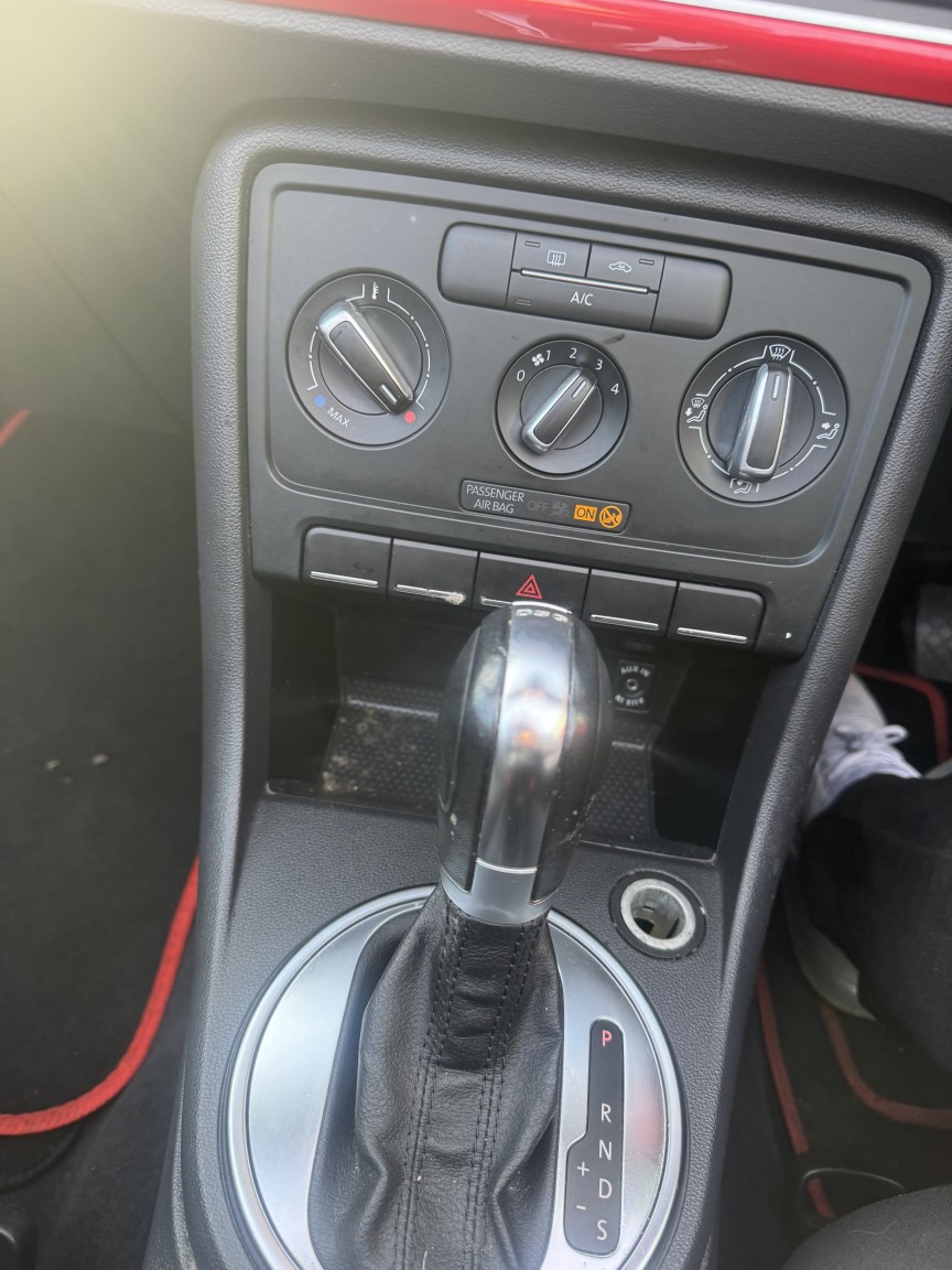 Used Volkswagen Beetle 2013 for sale - 77395170: Photo 12