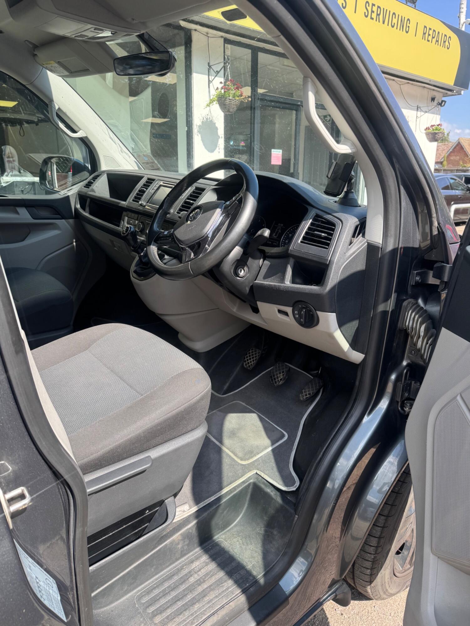 Used Volkswagen Transporter 2016 for sale - 77991623: Photo 9