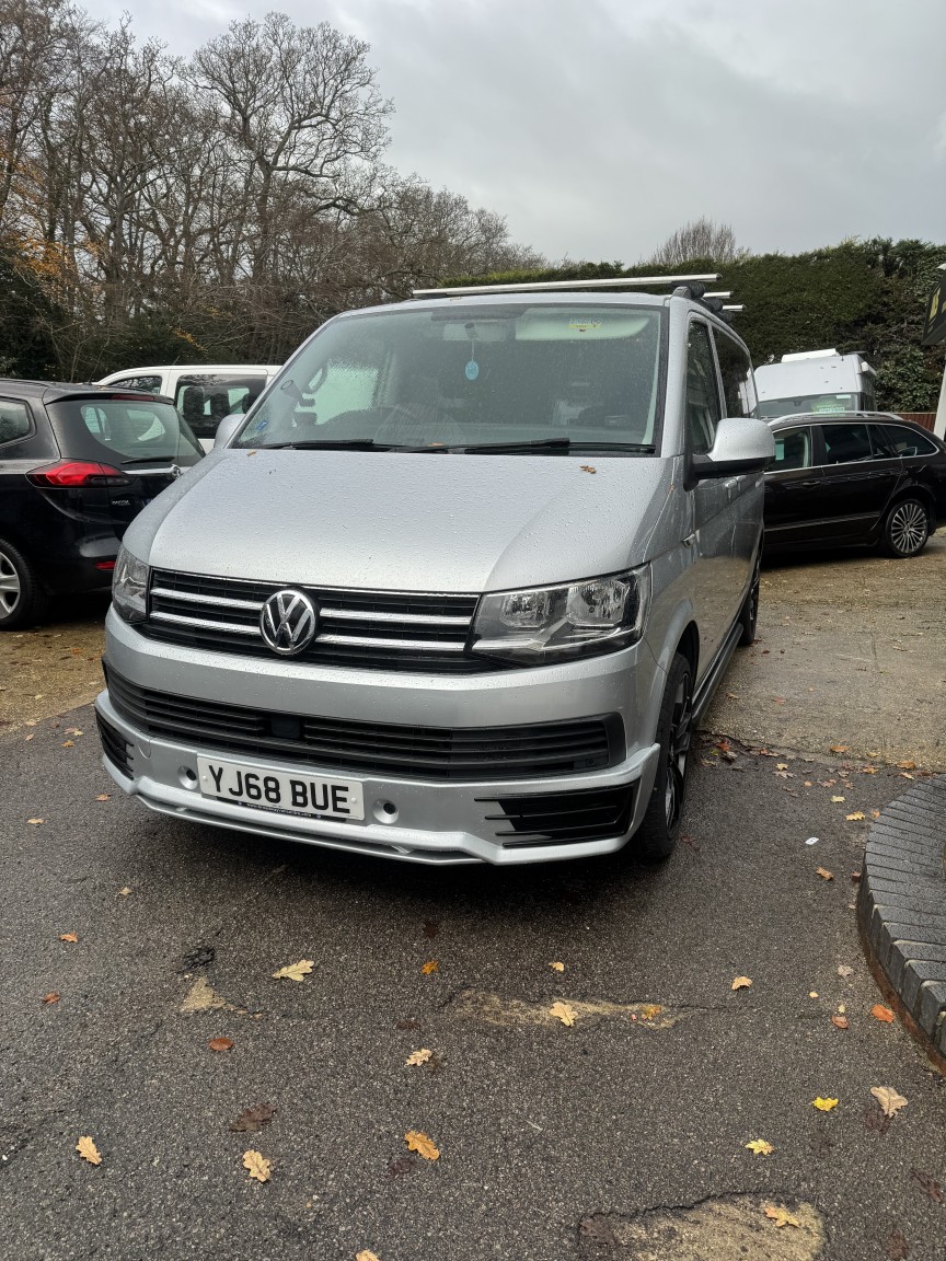 Used Volkswagen Transporter Shuttle 2018 for sale - 76911108: Photo 1