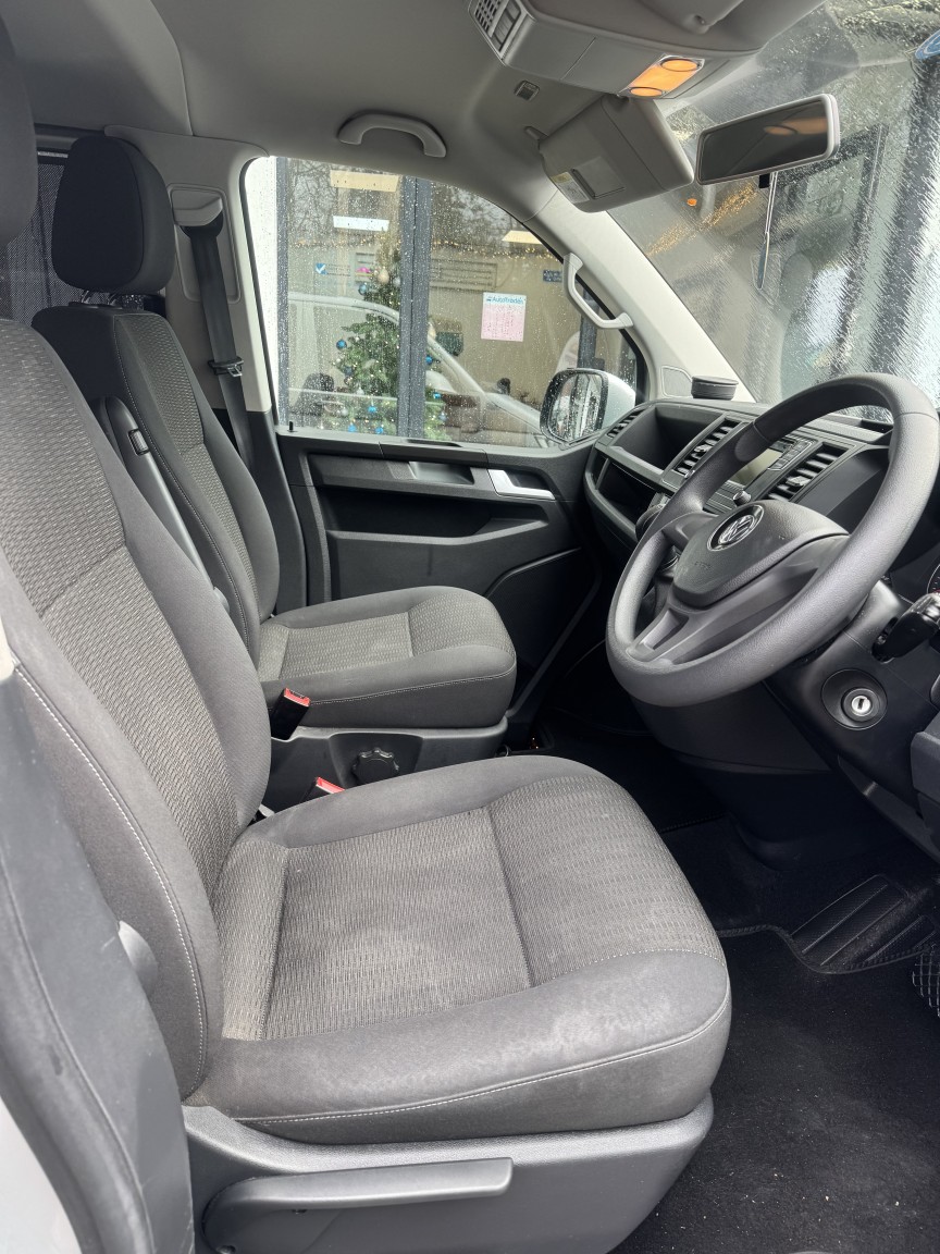 Used Volkswagen Transporter Shuttle 2018 for sale - 76911108: Photo 3