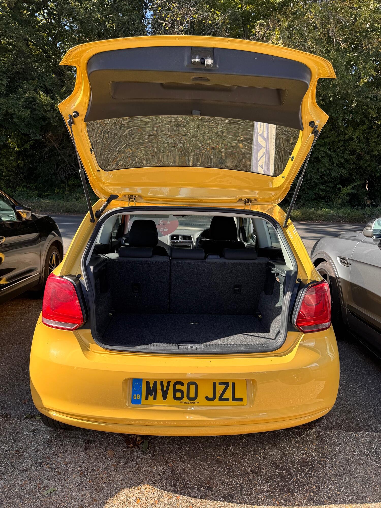 Used Volkswagen Polo 2011 for sale - 76387312: Photo 9