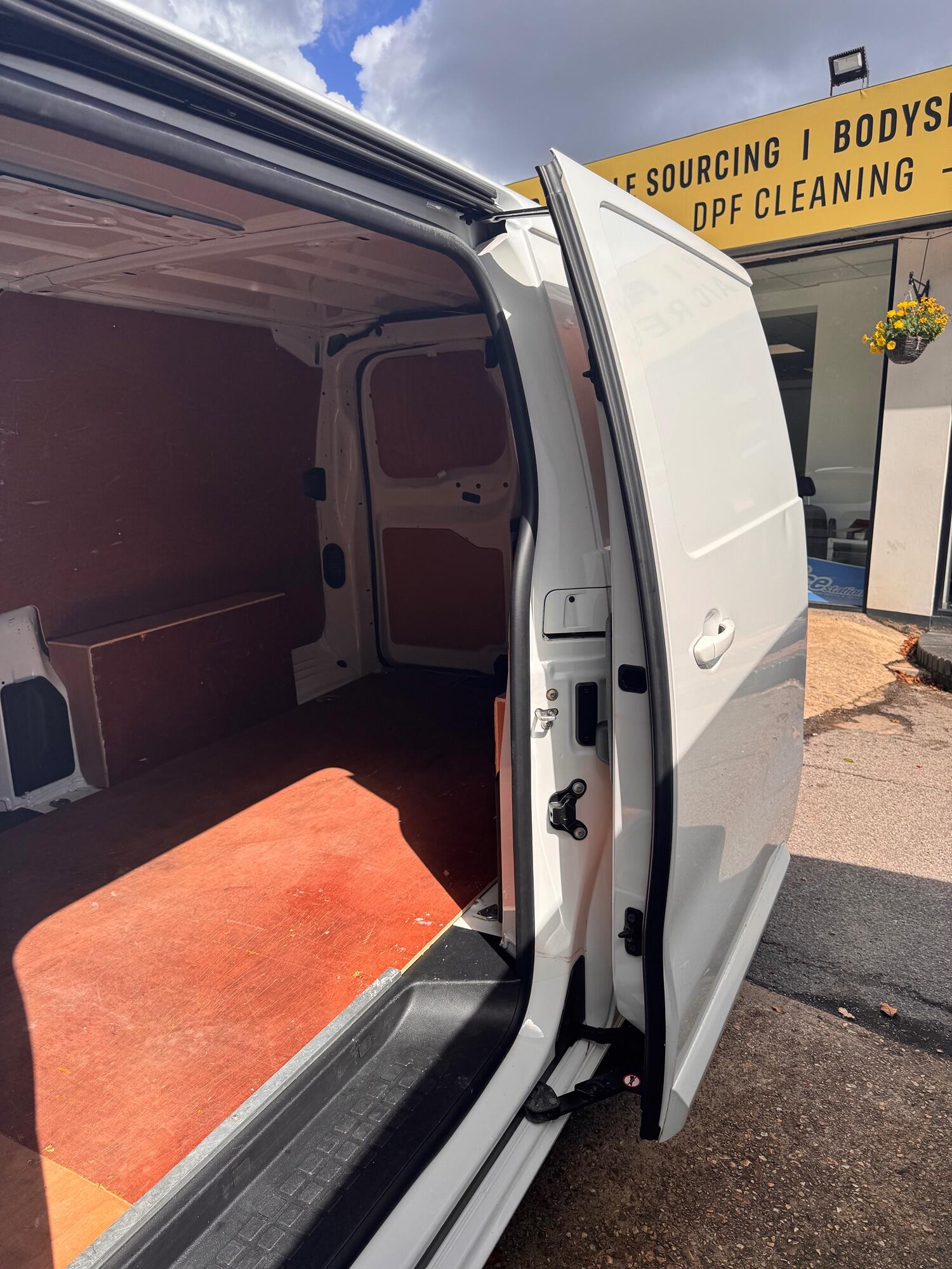 Used Vauxhall Vivaro 2021 for sale - 76281461: Photo 10