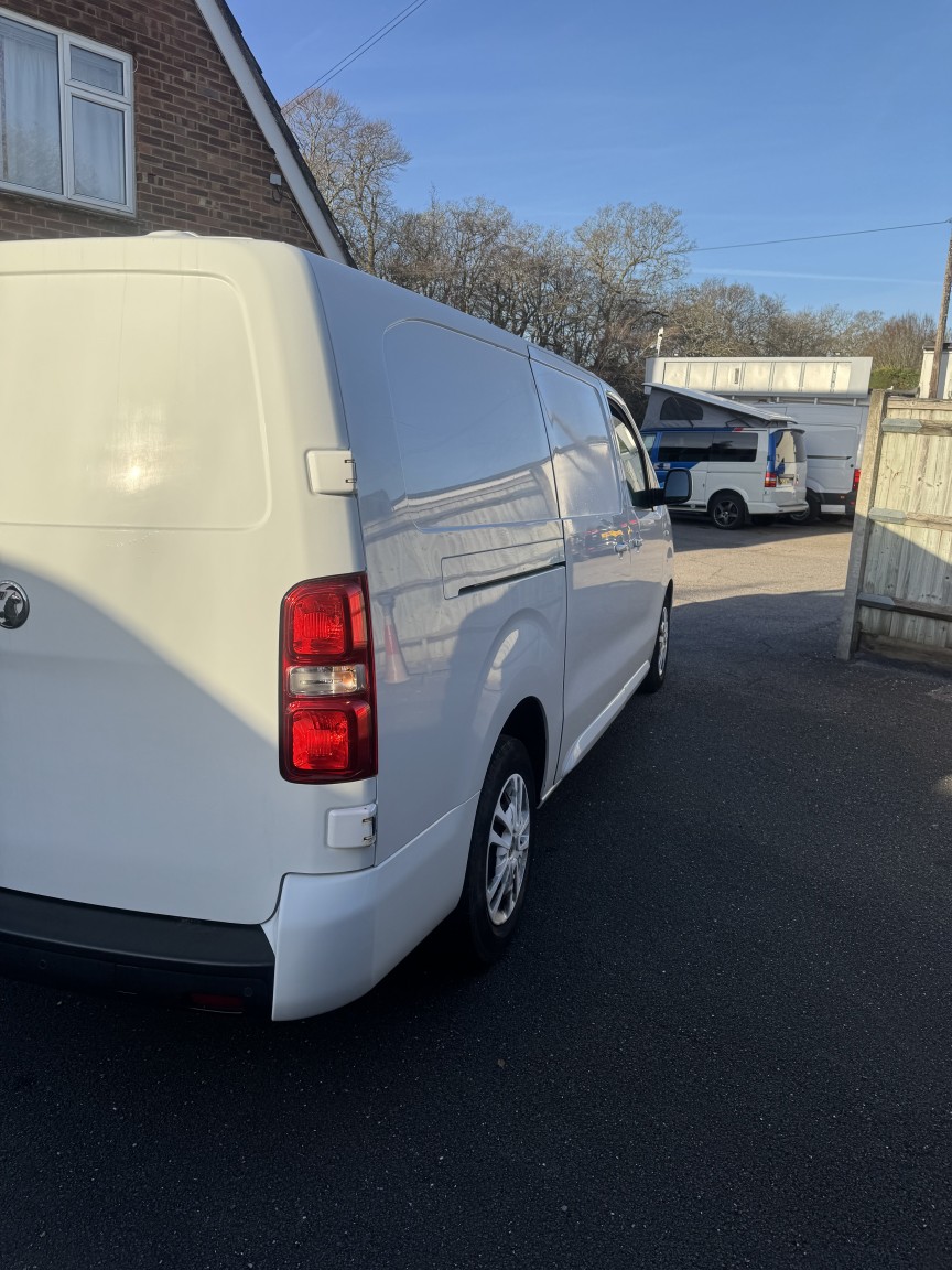 Used Vauxhall Vivaro 2020 for sale - 76725758: Photo 2
