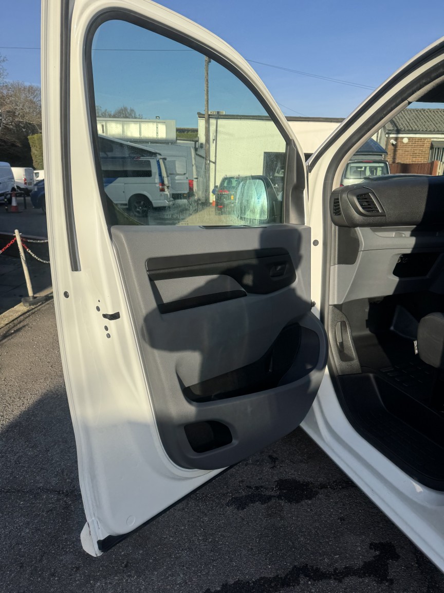 Used Vauxhall Vivaro 2020 for sale - 76725758: Photo 6