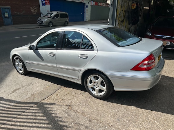 Used Mercedes-Benz C-Class 2004 for sale - 74555343: Photo 5