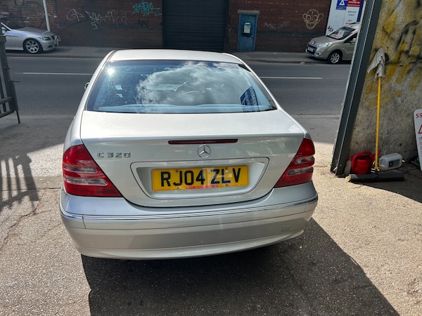 Used Mercedes-Benz C-Class 2004 for sale - 74555343: Photo 7