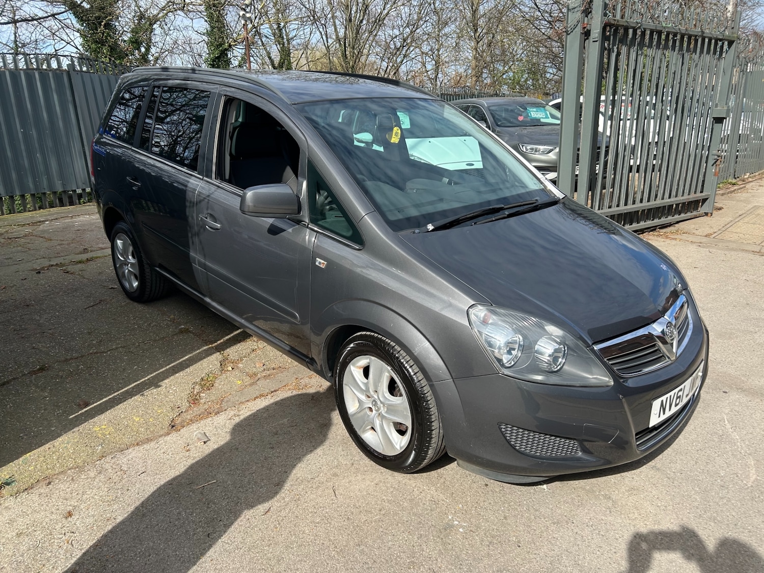 Used Vauxhall Zafira 2011 for sale - 78011667: Photo 2