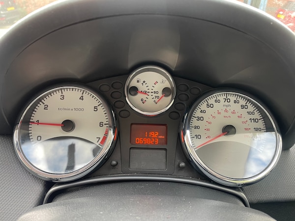 Used Peugeot 207 2011 for sale - 72363584: Photo 15