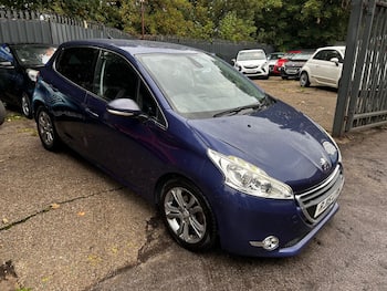Used Peugeot 208 2015 for sale - 79638984: Photo