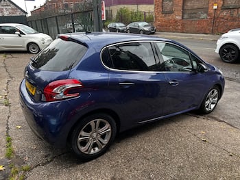 Used Peugeot 208 2015 for sale - 79638984: Photo
