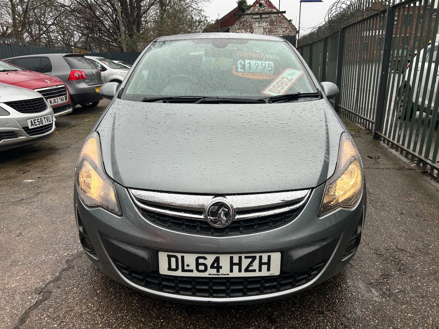 Used Vauxhall Corsa 2015 for sale - 77616161: Photo 2