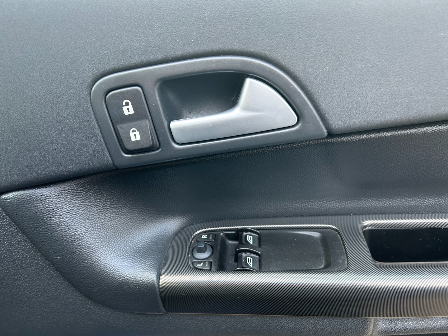 Used Volvo C30 2009 for sale - 77044768: Photo 13