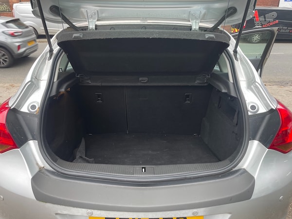 Used Vauxhall Astra 2011 for sale - 72818986: Photo 11