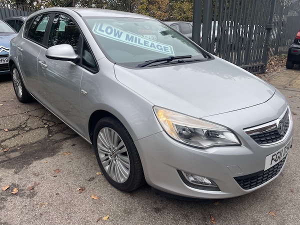 Used Vauxhall Astra 2011 for sale - 72818986: Photo 1