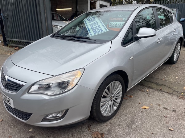 Used Vauxhall Astra 2011 for sale - 72818986: Photo 3