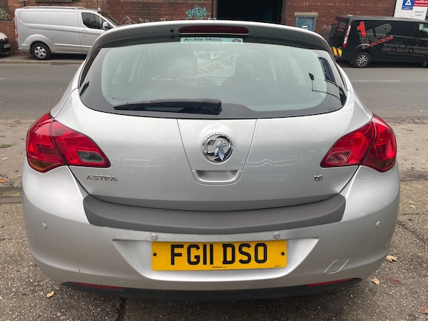 Used Vauxhall Astra 2011 for sale - 72818986: Photo 4
