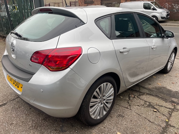 Used Vauxhall Astra 2011 for sale - 72818986: Photo 6