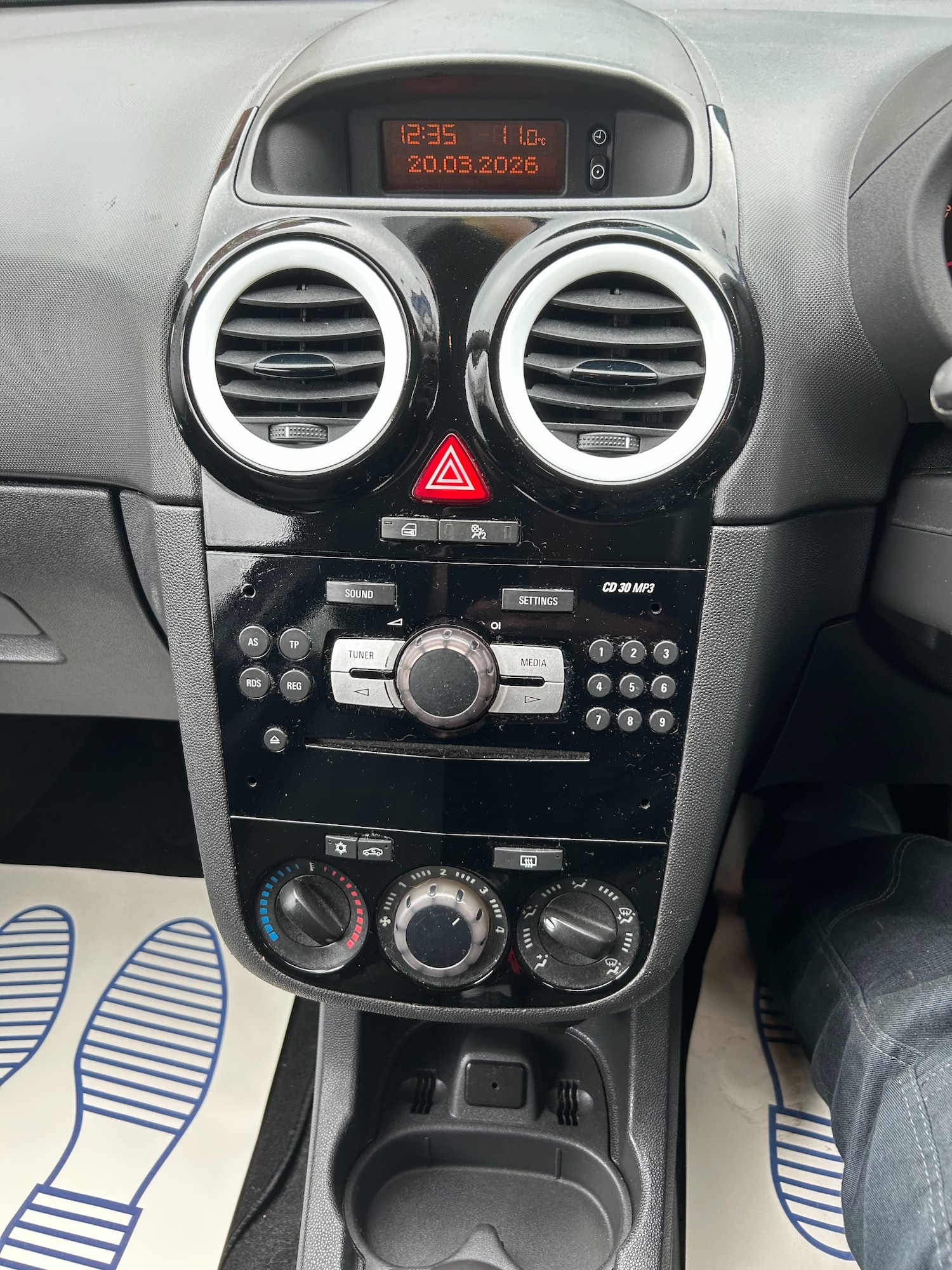 Used Vauxhall Corsa 2013 for sale - 77962498: Photo 11