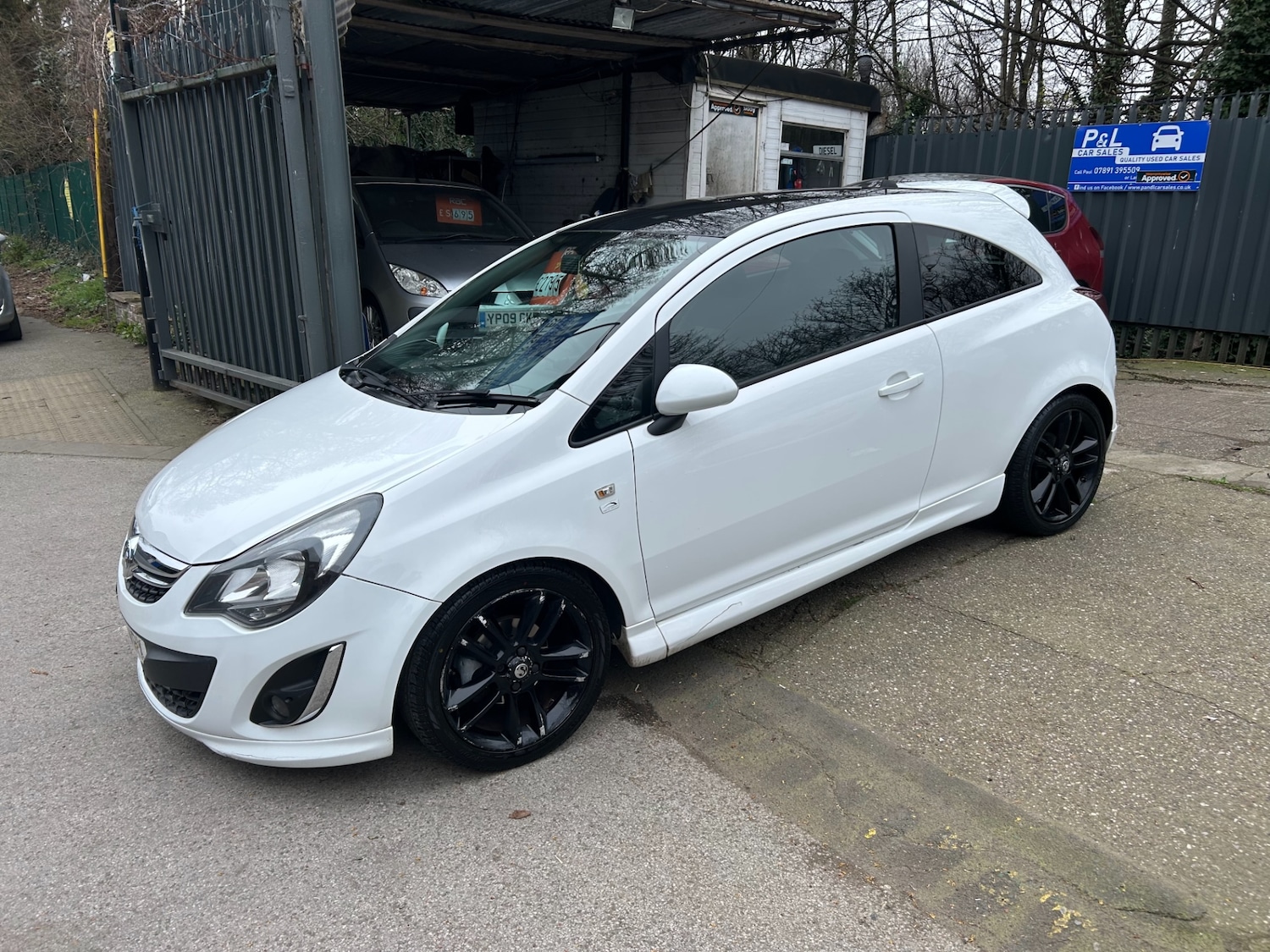 Used Vauxhall Corsa 2013 for sale - 77962498: Photo 3