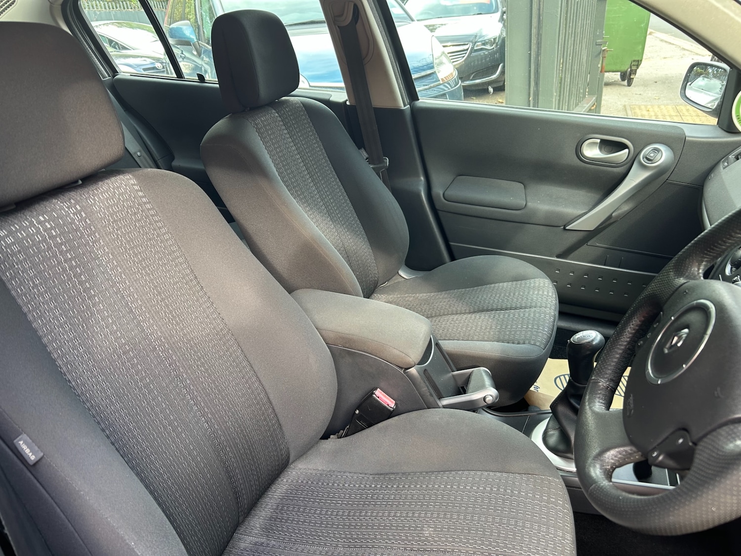 Used Renault Megane 2009 for sale - 76220338: Photo 8