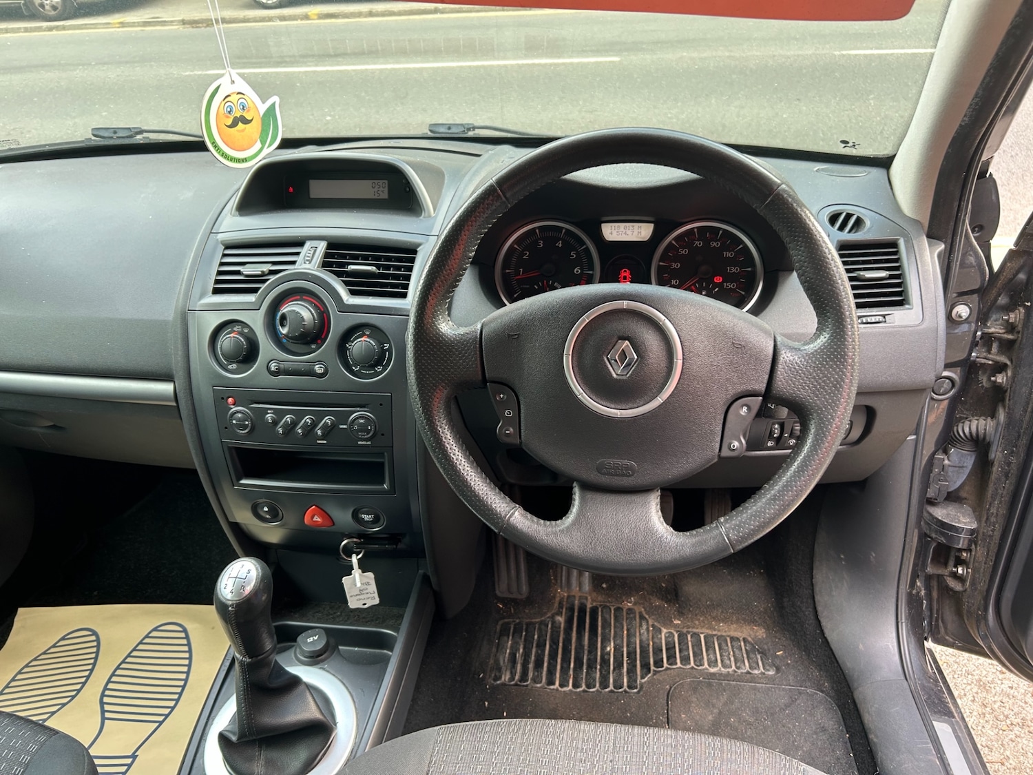 Used Renault Megane 2009 for sale - 76220338: Photo 9