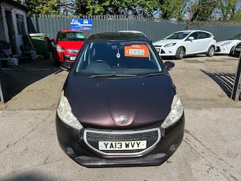 Used Peugeot 208 2013 for sale - 78353037: Photo