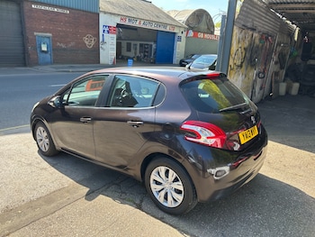 Used Peugeot 208 2013 for sale - 78353037: Photo