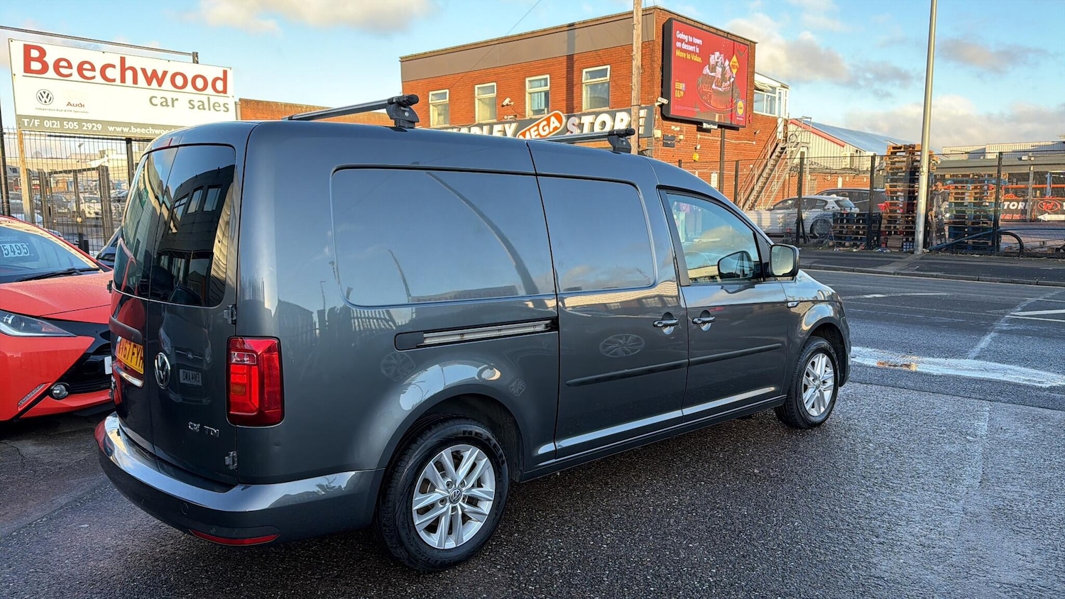 Used Volkswagen Caddy Maxi 2017 for sale - 77345598: Photo 6
