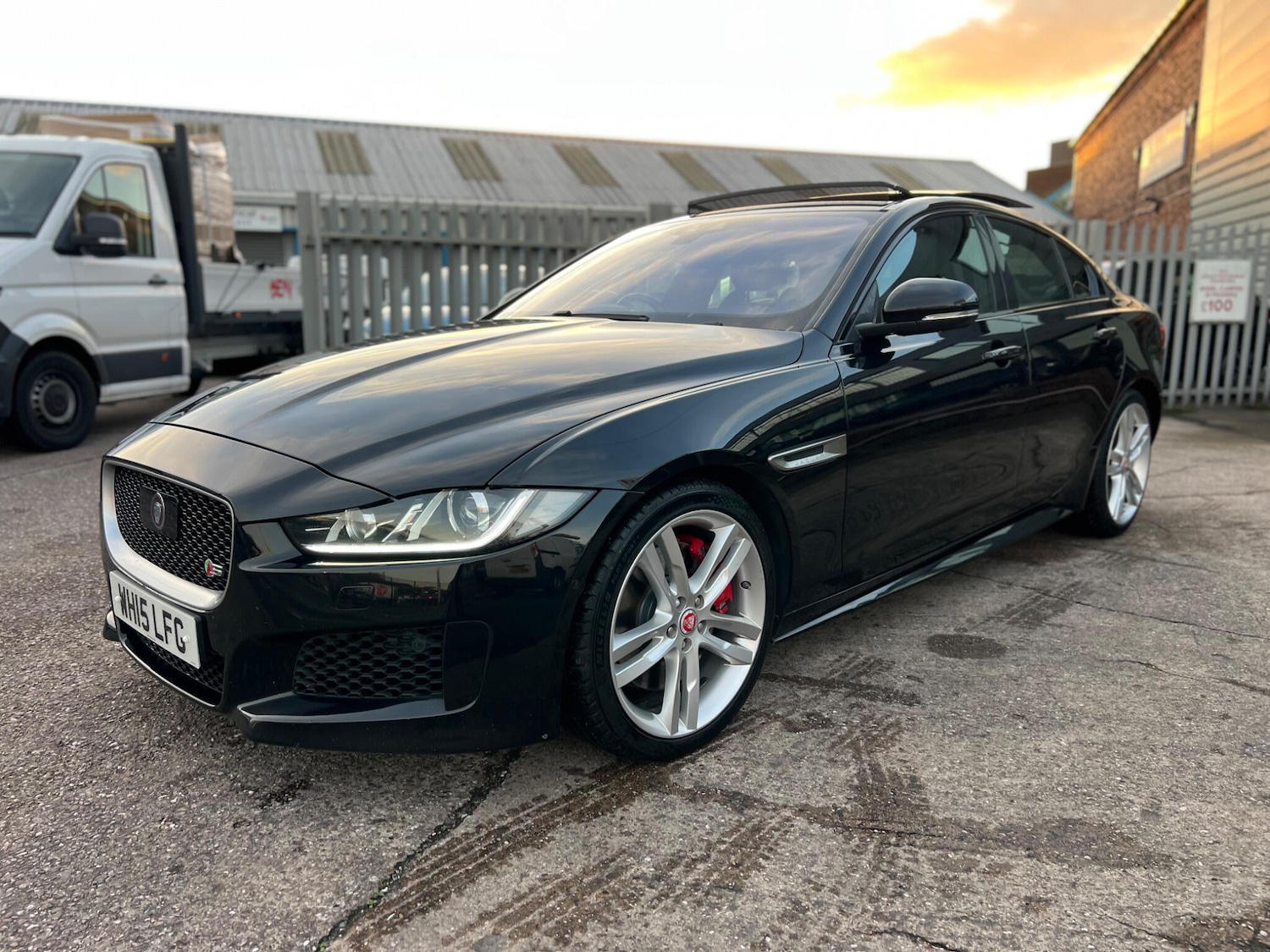 Used Jaguar XE 2015 for sale - 77040988: Photo 2