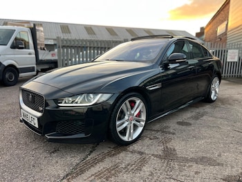 Used Jaguar XE 2015 for sale - 77040988: Photo