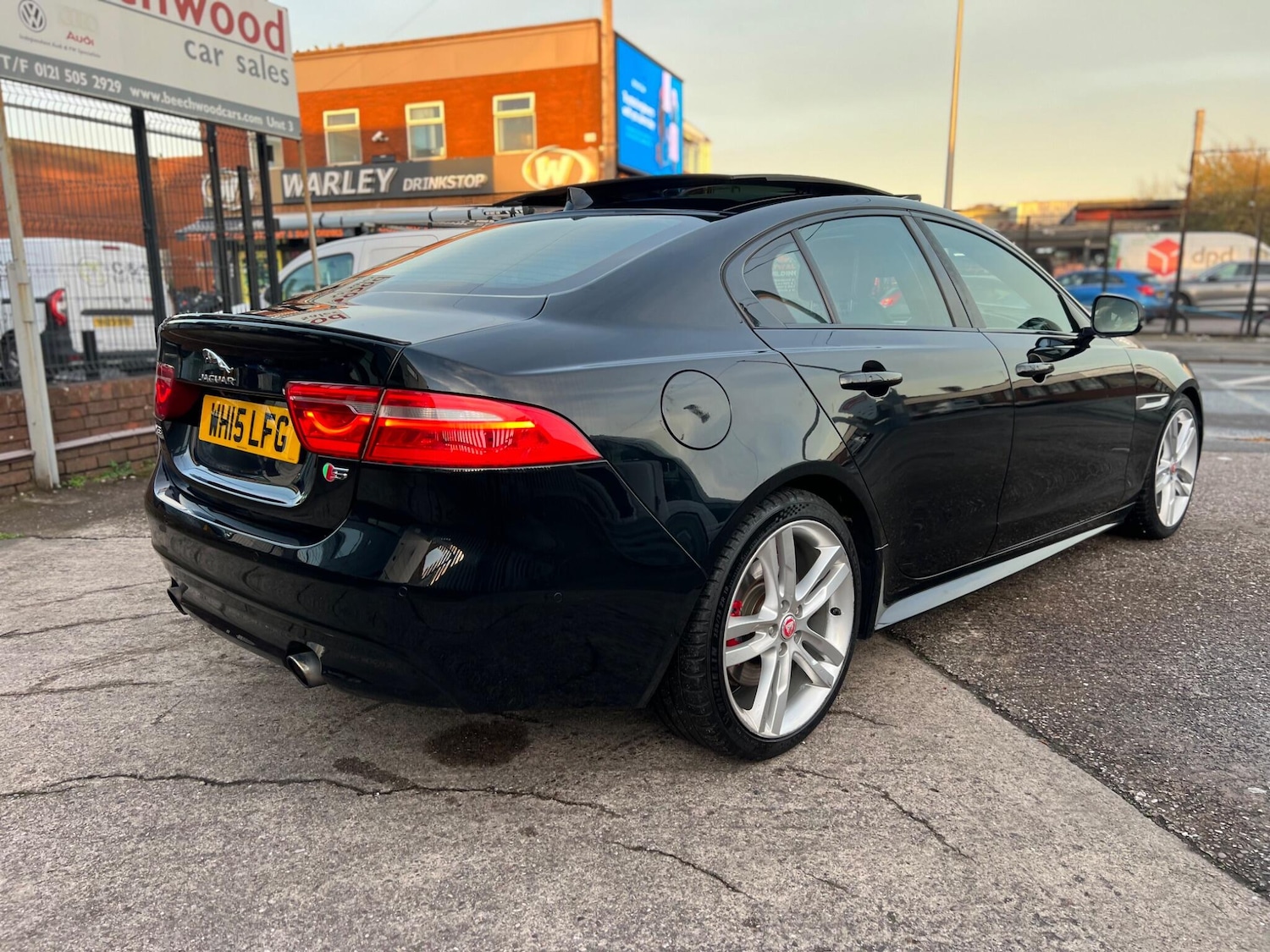 Used Jaguar XE 2015 for sale - 77040988: Photo 3