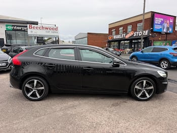 Used Volvo V40 2017 for sale - 79861040: Photo