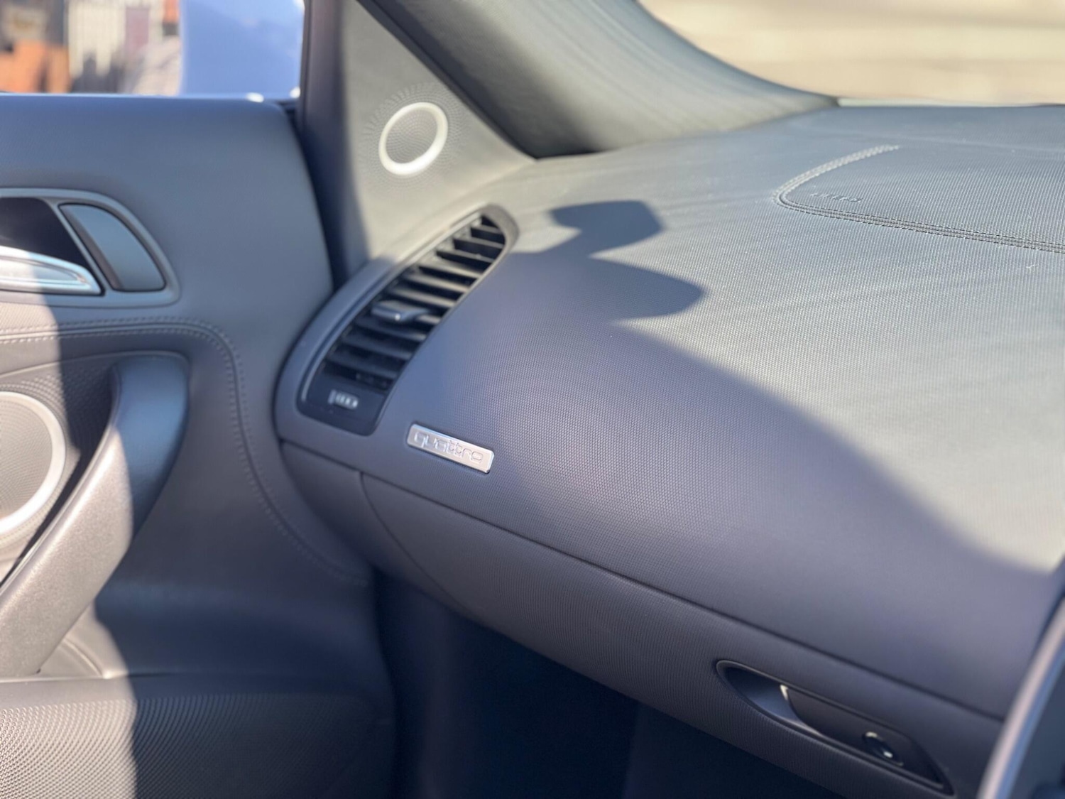 Used Audi R8 2011 for sale - 77799075: Photo 43