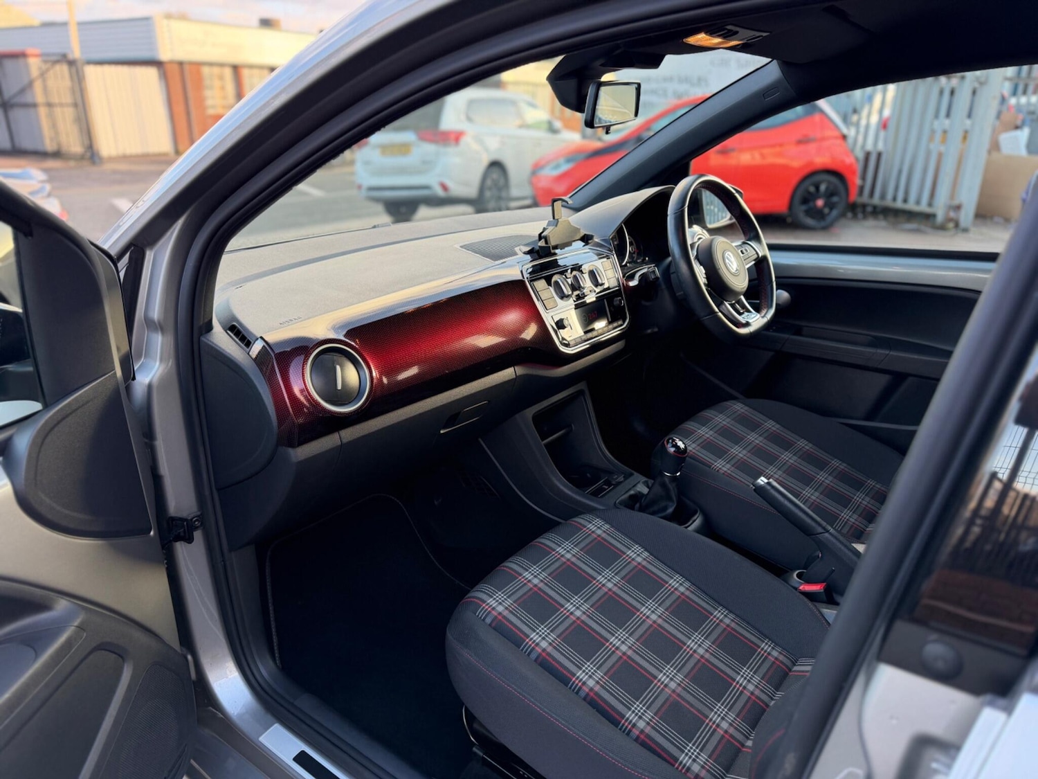 Used Volkswagen up! 2020 for sale - 77237678: Photo 30