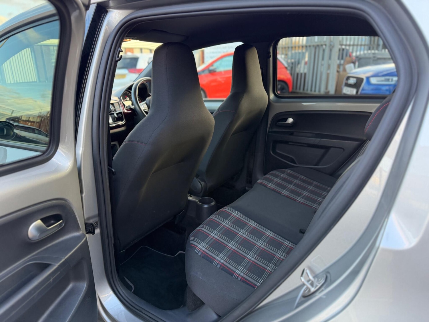 Used Volkswagen up! 2020 for sale - 77237678: Photo 31