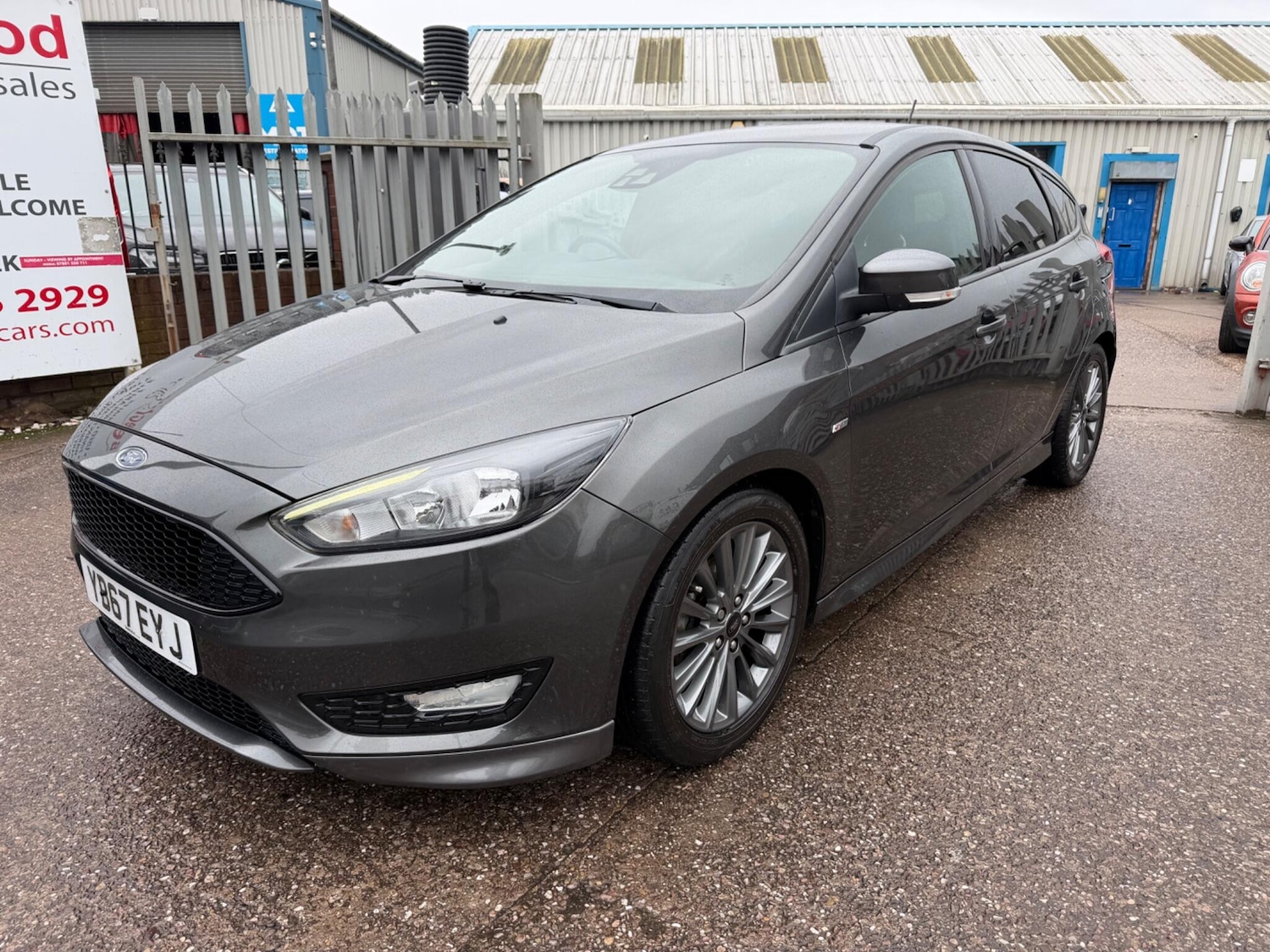 Used Ford Focus 2017 for sale - 78046956: Photo 2