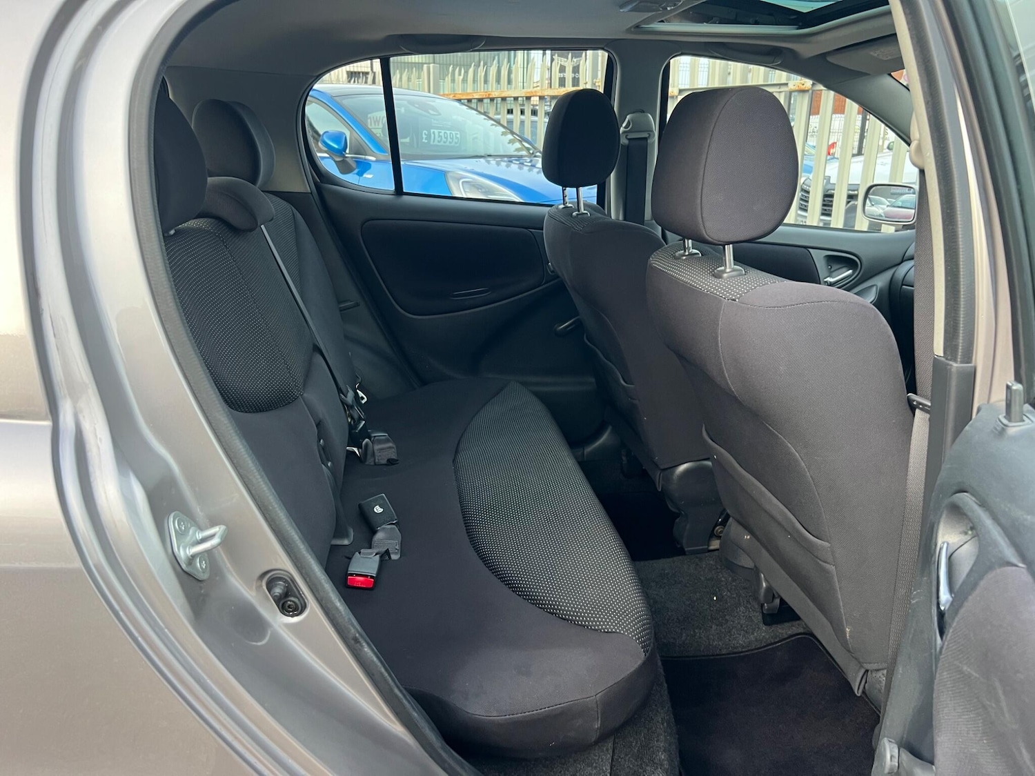 Used Toyota Yaris 2005 for sale - 77039898: Photo 12