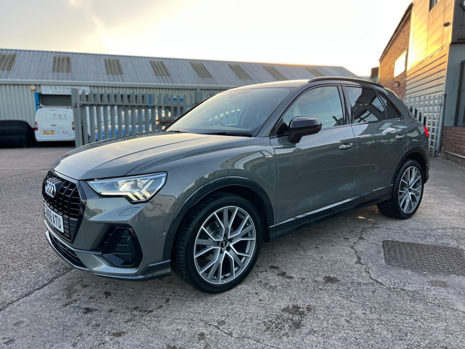 Used Audi Q3 2019 for sale - 77040031: Photo 2