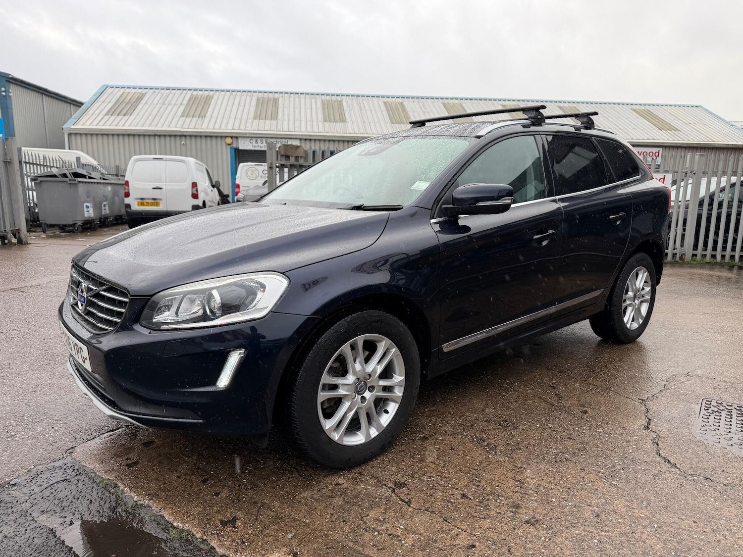 Used Volvo XC60 2016 for sale - 77040409: Photo 2