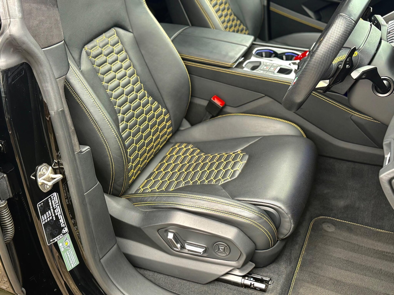 Used Lamborghini Urus 2021 for sale - 77143828: Photo 41