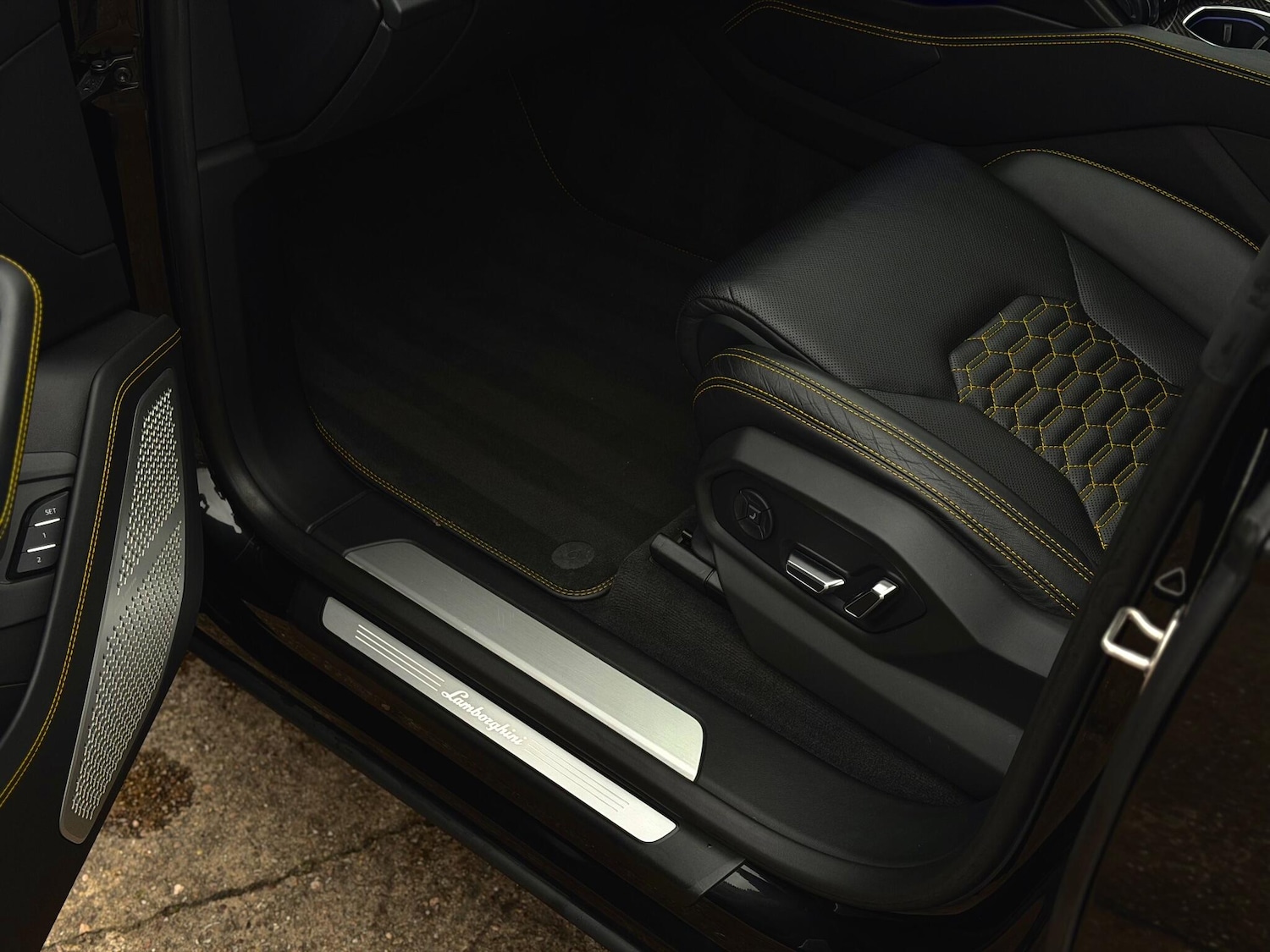 Used Lamborghini Urus 2021 for sale - 77143828: Photo 52