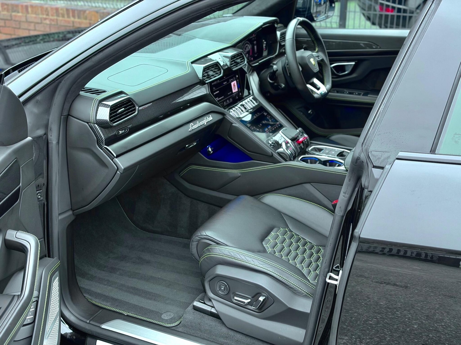 Used Lamborghini Urus 2021 for sale - 77143828: Photo 57