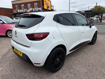 Used Renault Clio 2018 for sale - 79741196: Photo