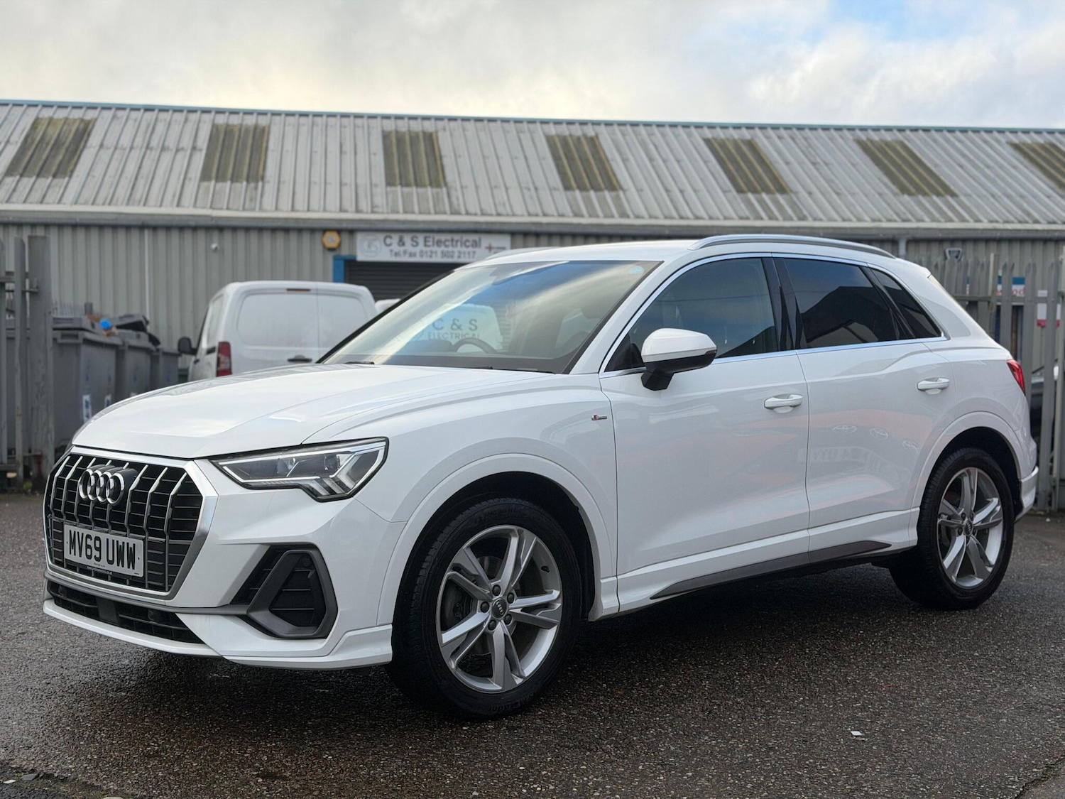 Used Audi Q3 2019 for sale - 77040252: Photo 2